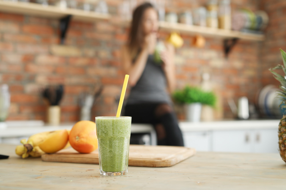 Green smoothies can be a great source of fiber if you add fiber rich foods such as kale, spinach or flaxseeds.